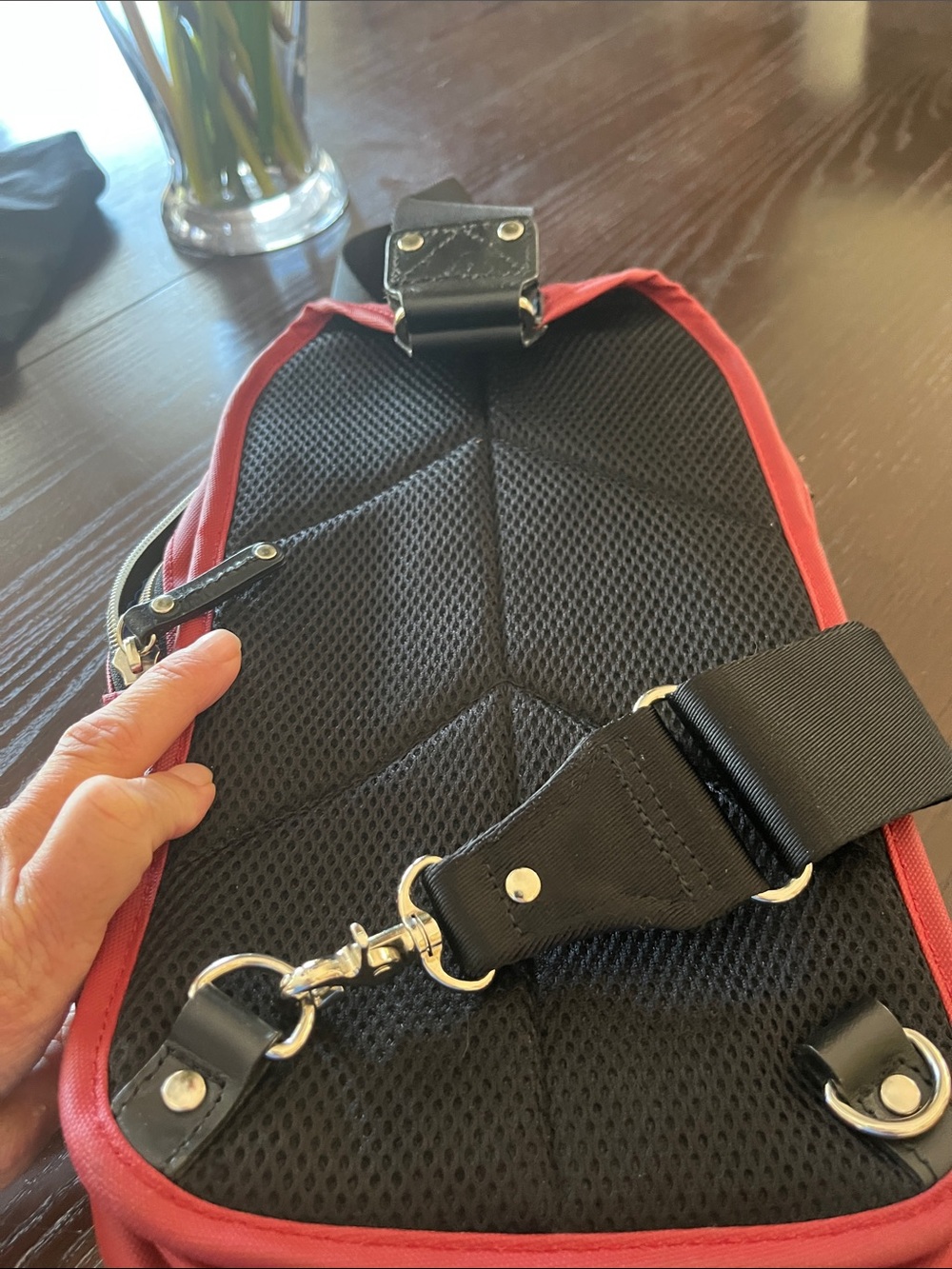 Harvest label Compact Red Sling Backpack for unisex  - Everyday Crossbody Carry - Picture 5 of 7